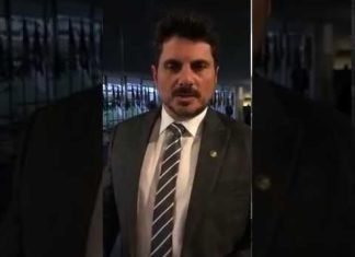 Senador Marcos do Val protocola pedido de impeachment do Ministro Gilmar Mendes