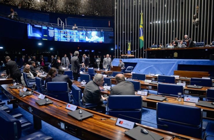 Senadores criticam decisão do STF contra a imprensa