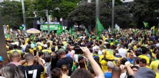 Manifestações foram ideológicas, não representam a sociedade, diz deputado