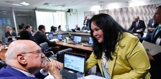 Doador de sangue poderá ficar isento de taxa em concursos federais, decide CCJ