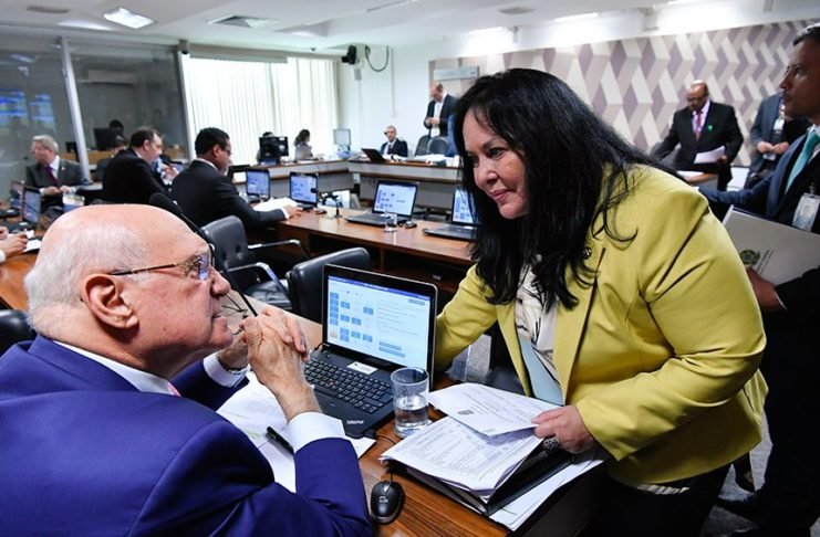 Ex-senadora Rose assume cargo na assessoria parlamentar do Congresso