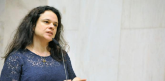 Deputada do PSL pede afastamento de Bolsonaro