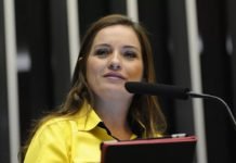 Lauriete nega que vá para o DEM e conversa com o Podemos