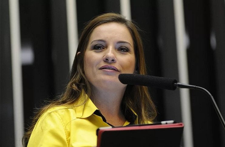Lauriete nega que vá para o DEM e conversa com o Podemos