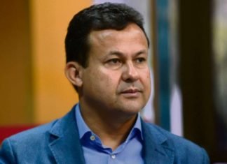 Ex-prefeito de Vila Velha nega que esteja fora da disputa pela PMVV