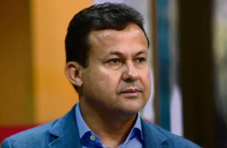 Ex-prefeito de Vila Velha nega que esteja fora da disputa pela PMVV