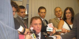 Casagrande participa de reunião do PSB que fechou questão contra Previdência