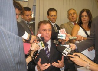 Casagrande participa de reunião do PSB que fechou questão contra Previdência