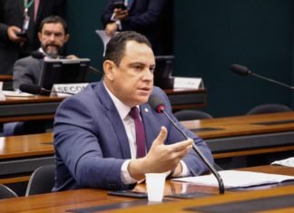 Pedida a suspensão de reajuste abusivo dos planos de saúde