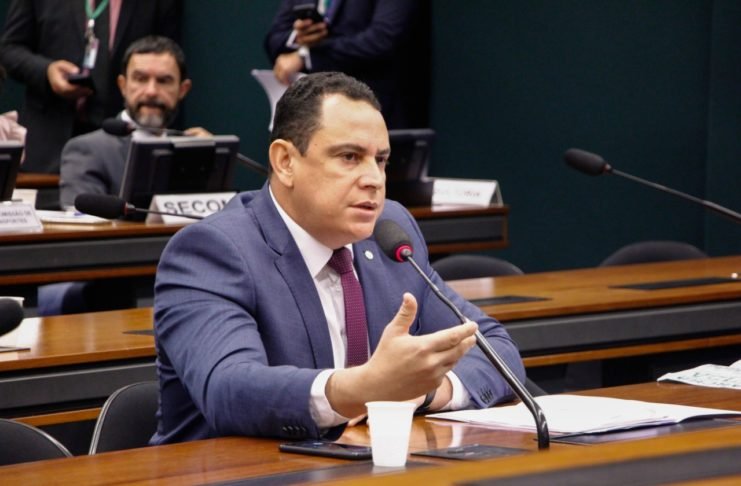 Presidente do PP confirma candidatura de Da Vitória ao Senado