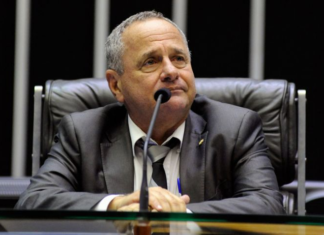 Ministro exonera presidente do PSL da Casa Civil porque não trabalhava