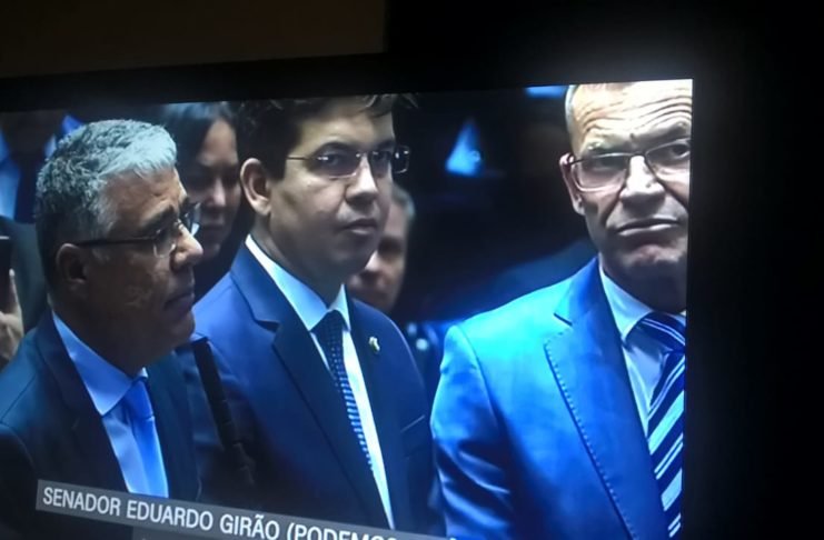 Senadores do ES votaram contra o decreto de armas