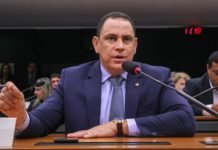 Deputados defendem demissão de servidores públicos improdutivos