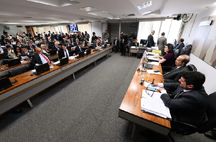 Decreto que libera porte de armas é rejeitado pelo Senado