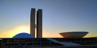 Acompanhe as TVs Câmara e Senado ao vivo na Agência Congresso