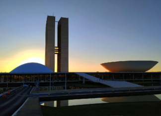 Acompanhe as TVs Câmara e Senado ao vivo na Agência Congresso