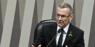 Contarato vota contra a Reforma da Previdência