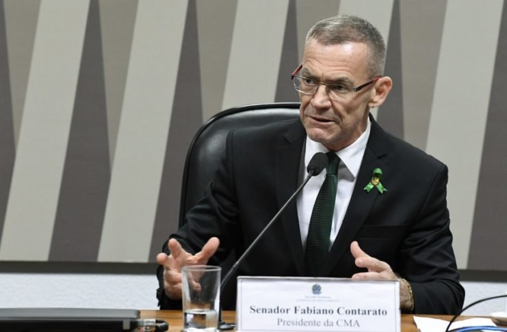 Senador gay diz que ‘criminalização da homofobia veio tarde’