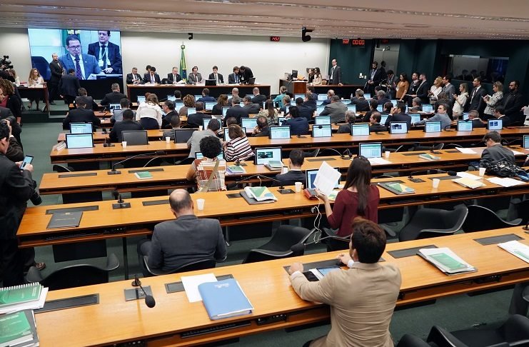 Oito dos dez federais do ES são a favor da Reforma da Previdência