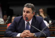 Ministro bota ex-deputado da sua confiança na vaga de Manato