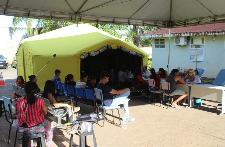 Mutirão de hidratação contra a dengue atendeu mais de 9 mil pessoas no DF