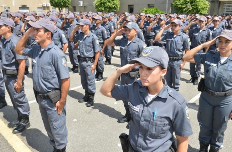 Aposentadorias e pensões de PMs e bombeiros superam gastos com ativos
