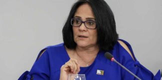 Corrupção e traição na pasta de Damares são denunciadas por aliado do governo