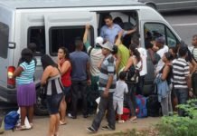 Bolsonaro assina lei que endurece punição para transporte pirata