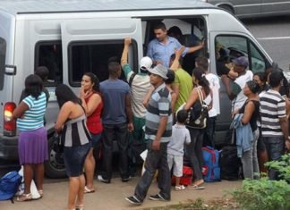 Bolsonaro assina lei que endurece punição para transporte pirata