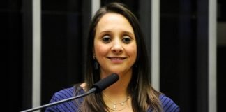 Deputada quer acabar com cota de 30% das mulheres