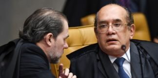 Conflito federativo entre Bolsonoro e governadores atrapalha combate ao vírus