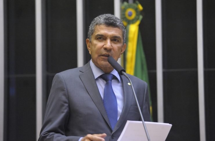 PDT quer lançar 30 candidatos a prefeito, mas prioridade é Serra