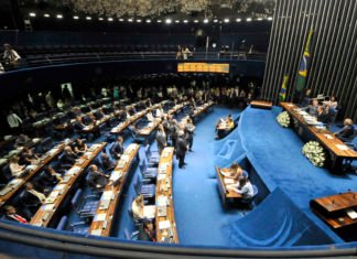 Senado marca para agosto volta aos trabalhos presenciais