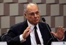 Freire, sobre saída de senador: ‘Ninguém deve ficar onde não quer’