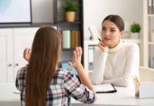 Lei que exige psicólogo em escola pública levou 18 anos para ser aprovada