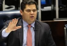 A chantagem do senador candidato para ocupar mais espaço no governo