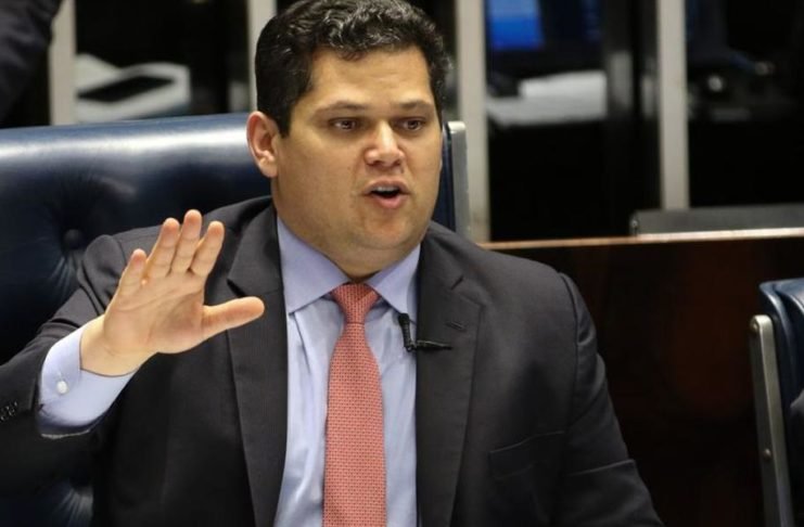 A chantagem do senador candidato para ocupar mais espaço no governo