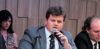 Orçamento: Deputado transfere para população escolha de projetos de R$ 12 milhões