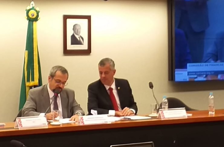 Ministro diz na Câmara que Che Guevara era covarde e não gostava de tomar banho