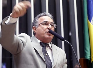 ‘Assumção é um criminoso que se acoberta num uniforme militar’