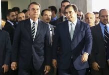 Bolsonaro nega que vá acabar com estabilidade dos servidores