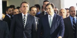 Bolsonaro nega que vá acabar com estabilidade dos servidores