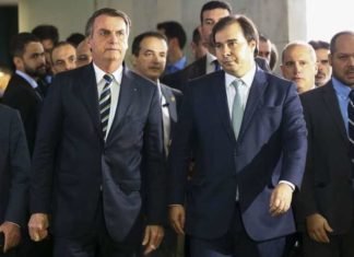 Bolsonaro nega que vá acabar com estabilidade dos servidores