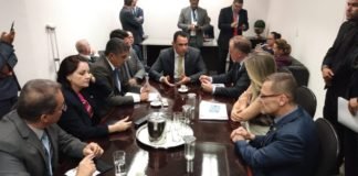 Governador cobra ação da bancada para concluir obras federais no ES