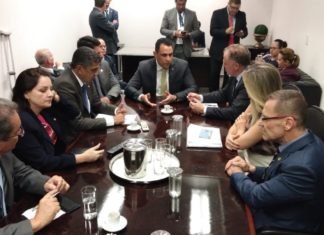 Governador cobra ação da bancada para concluir obras federais no ES