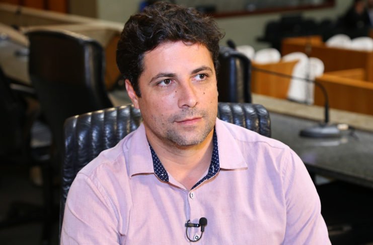 Eleição em Guarapari será difícil mas vou disputar, diz deputado