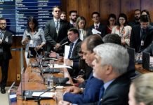 Palanque para detonar o governo: CPMI das Fake News visa Bolsonaro