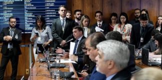 Palanque para detonar o governo: CPMI das Fake News visa Bolsonaro