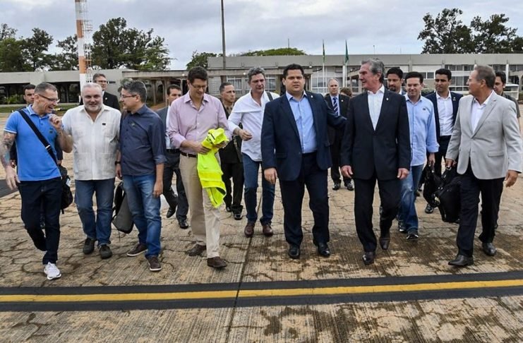 ‘Vazamento de óleo poderia ter sido evitado’, diz Contarato, sem explicar como