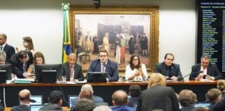 Após STF soltar Lula, Câmara corre para mudar a lei